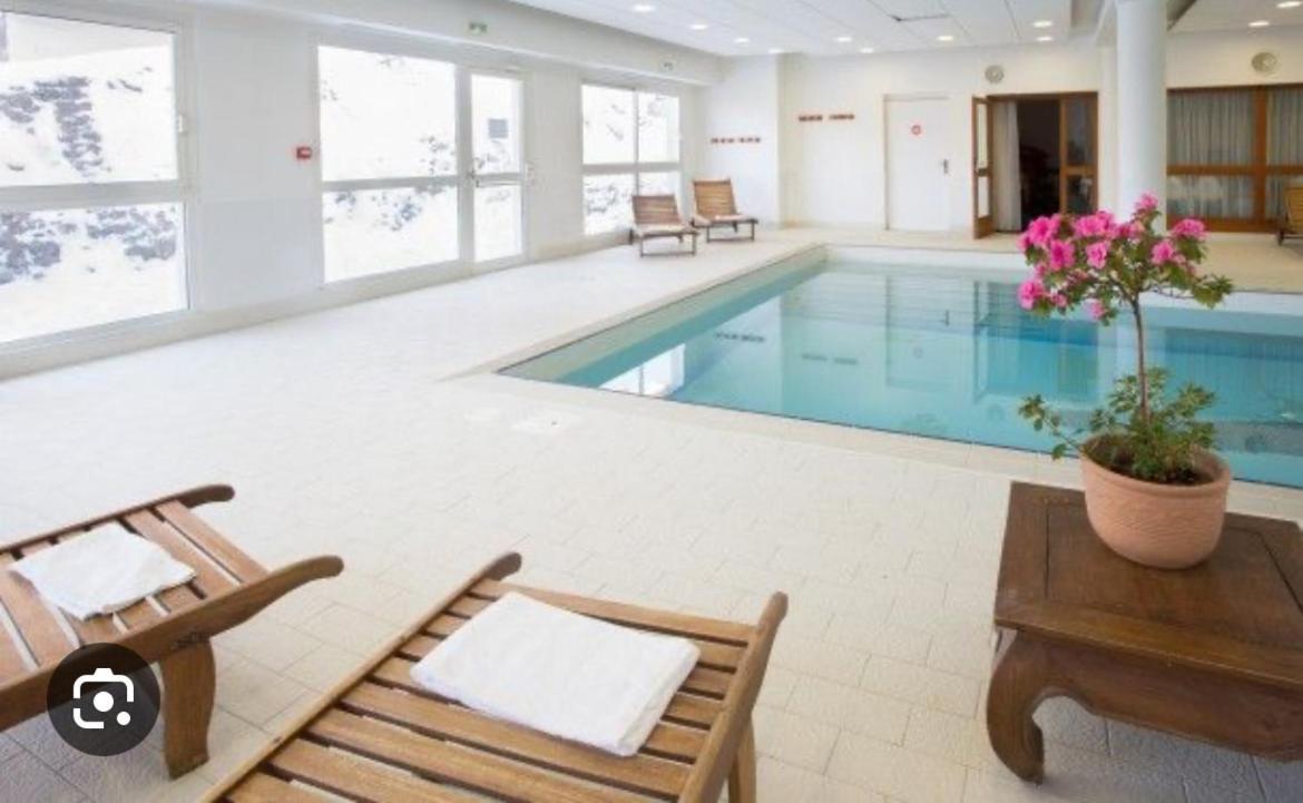 Appartement 4 Personnes Avec Piscine Interieure Пюи-Сен-Венсан Екстериор снимка